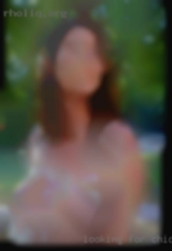 Looking for Chicago swingers friends with a connection.